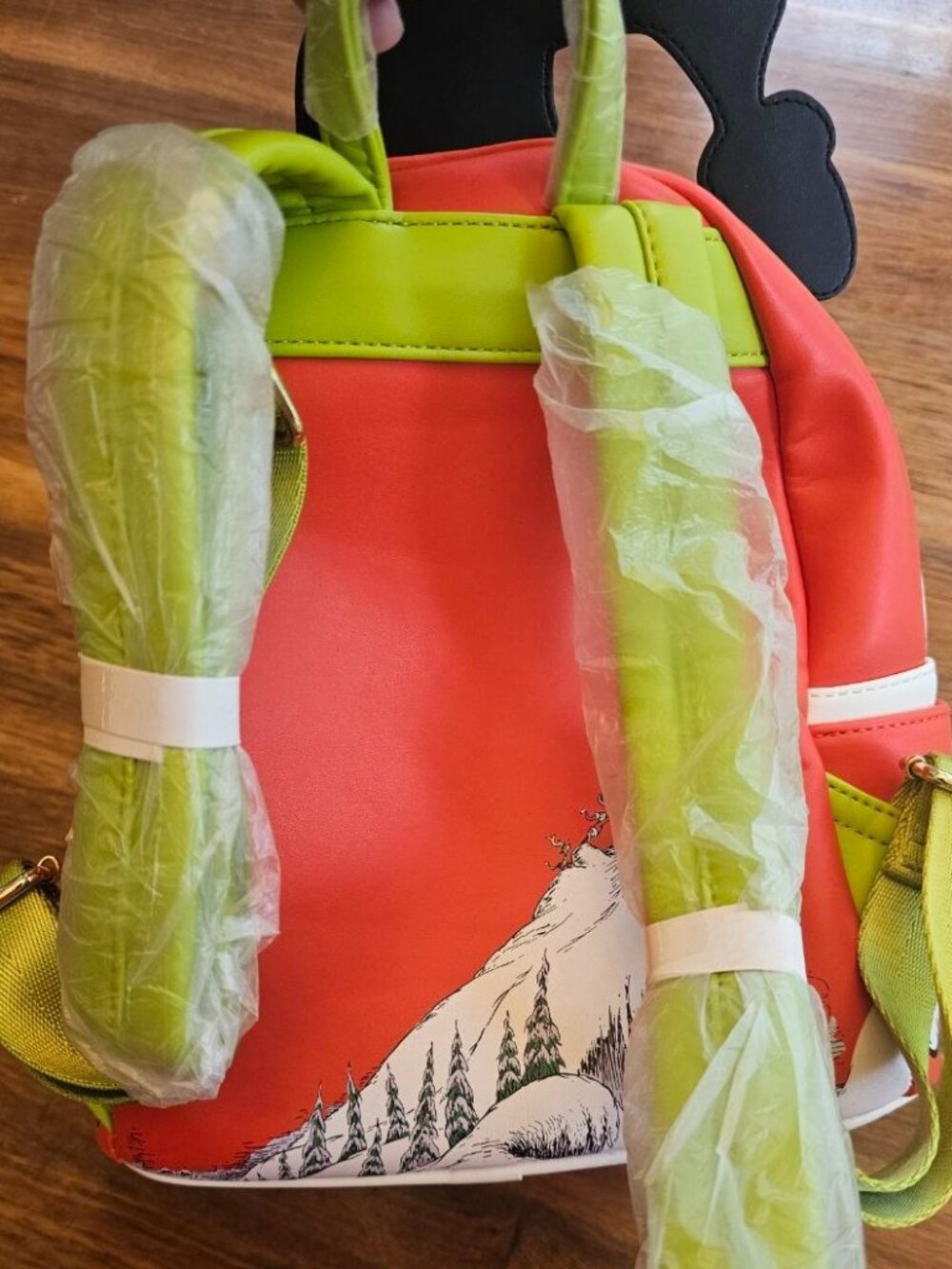 Loungefly DR Seuss Grinch LENTICULAR Heart MINI Backpack Brand New - Picture 10 of 15